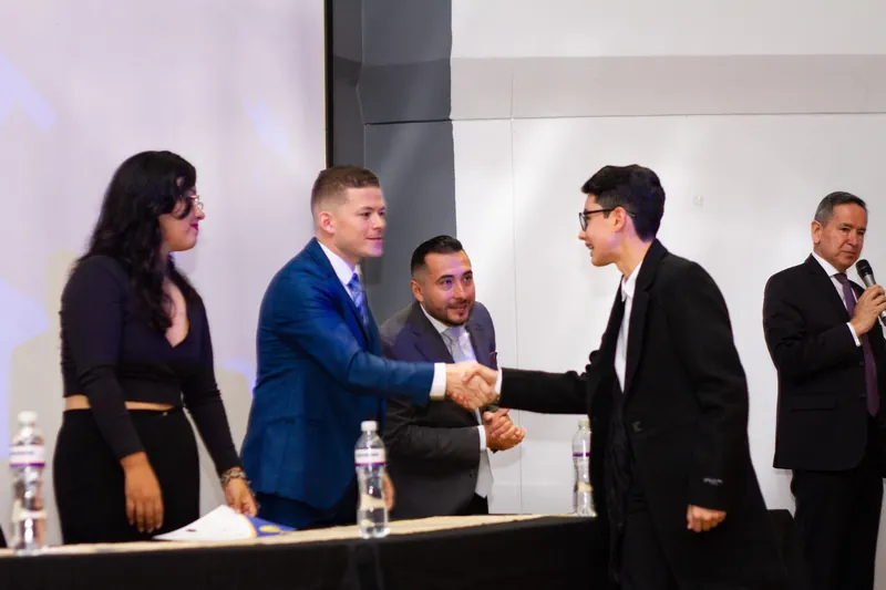 Ceremonia de certificación en Wonder School